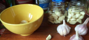 Что приготовить из чеснока на зиму – 5 рецептов необычных закусок