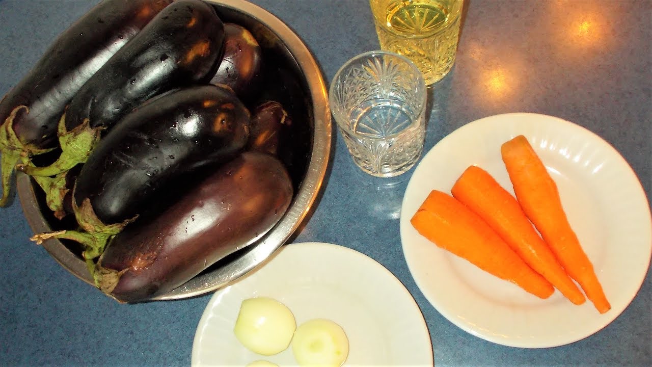 Баклажан морковь перец лук помидоры чеснок. Баклажаны с морковкой. Ингредиенты для соленых баклажанов. Баклажаны с морковью по- армянски. Баклажаны квашеные с морковью.